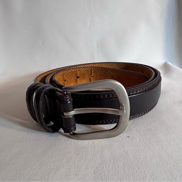 LEATHER BELT Sz 42 Smooth Plain Leather Dark Brown 47”x1.25” Silver Toned Buckle - Picture 6 of 8